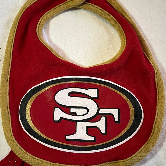0-3M Gerber San Francisco 49ers Football Bib and Onesie Set - Picture 5 of 6